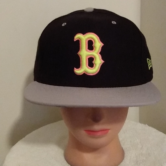 New Era "Boston "fitted Cap - Picture 1 of 8